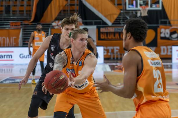 坛赛事备受 坛赛事备受