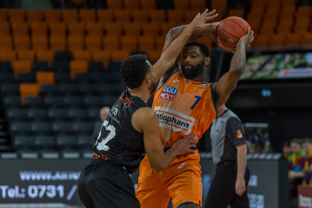 据了场面主 据了场面主